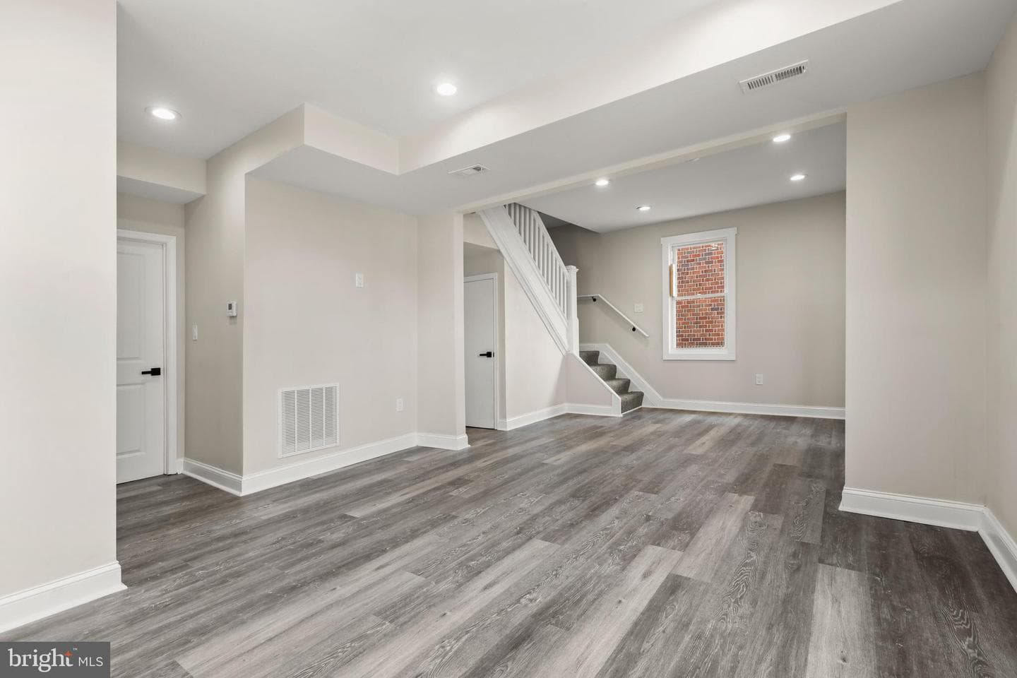505 Mccabe Avenue photo 11