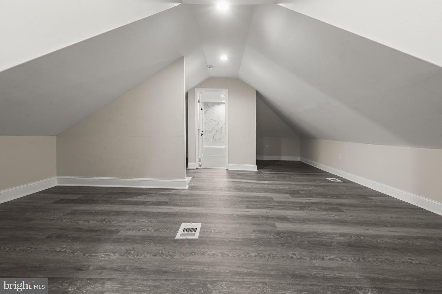 505 Mccabe Avenue photo 34