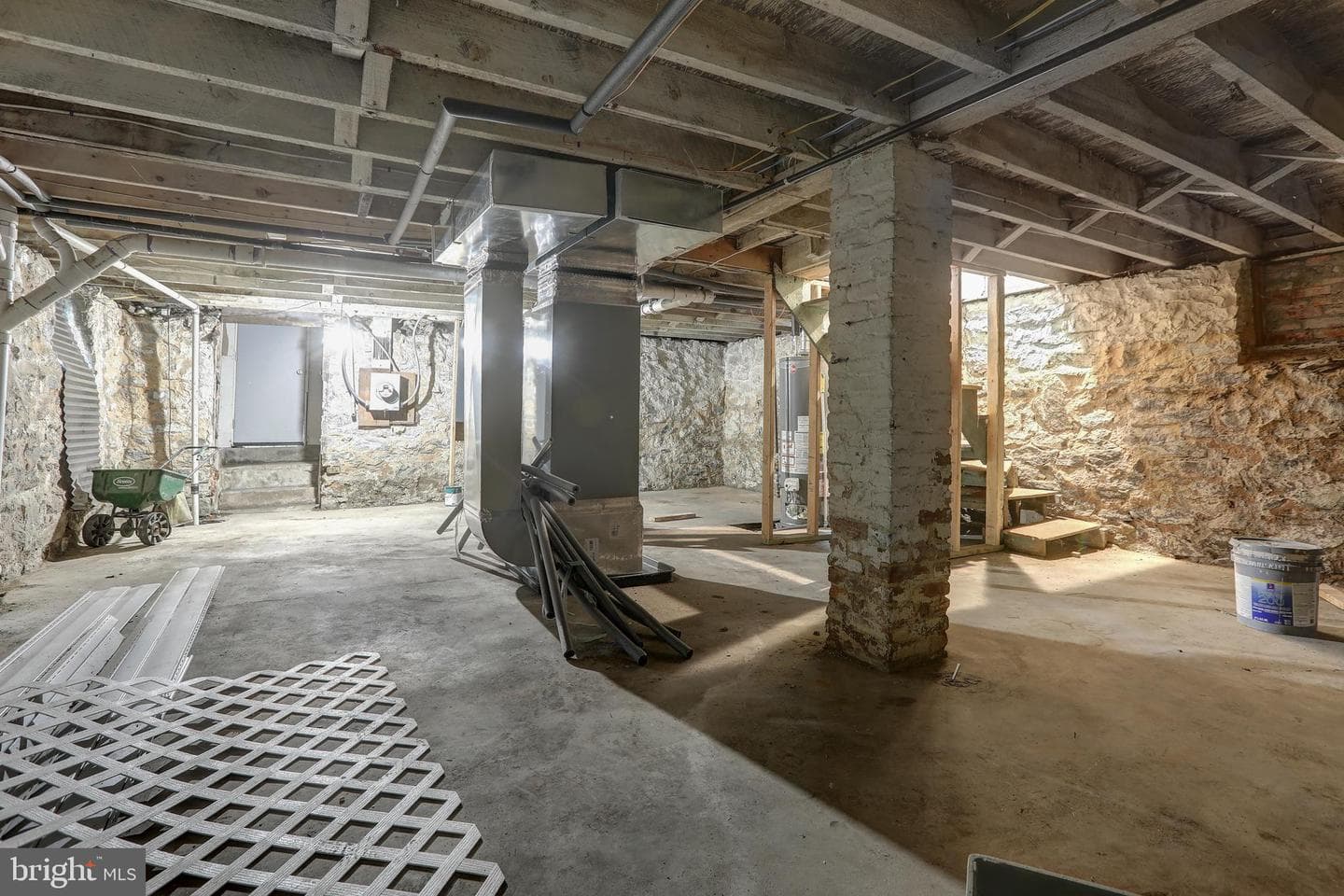 505 Mccabe Avenue photo 37