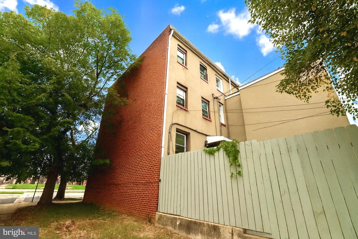 549 Mosher Street photo 2