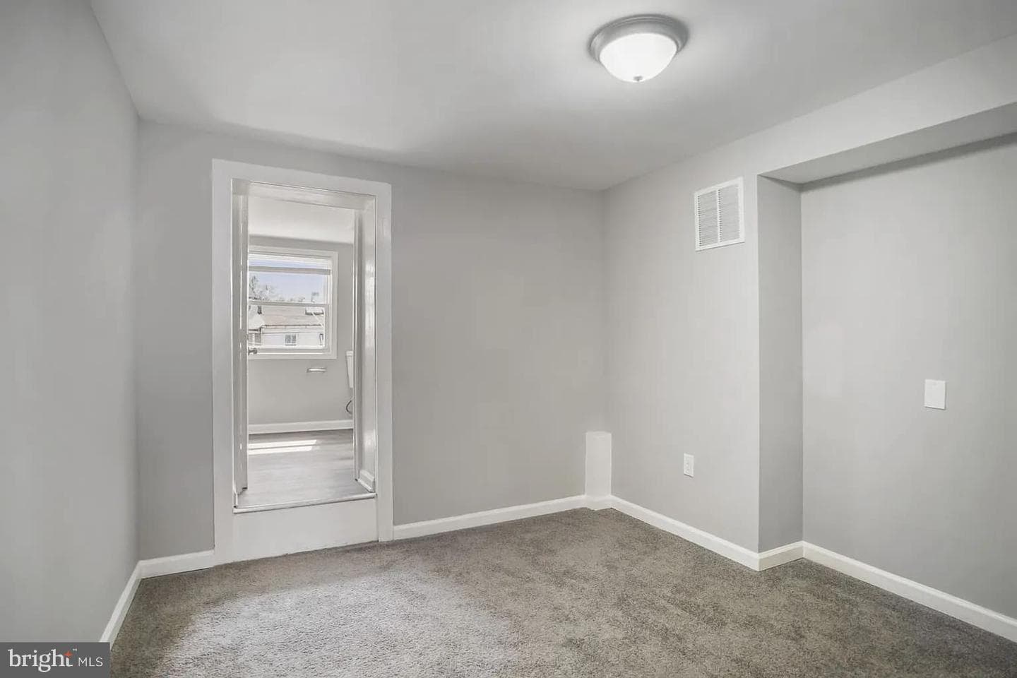 1249 Sargeant Street photo 15