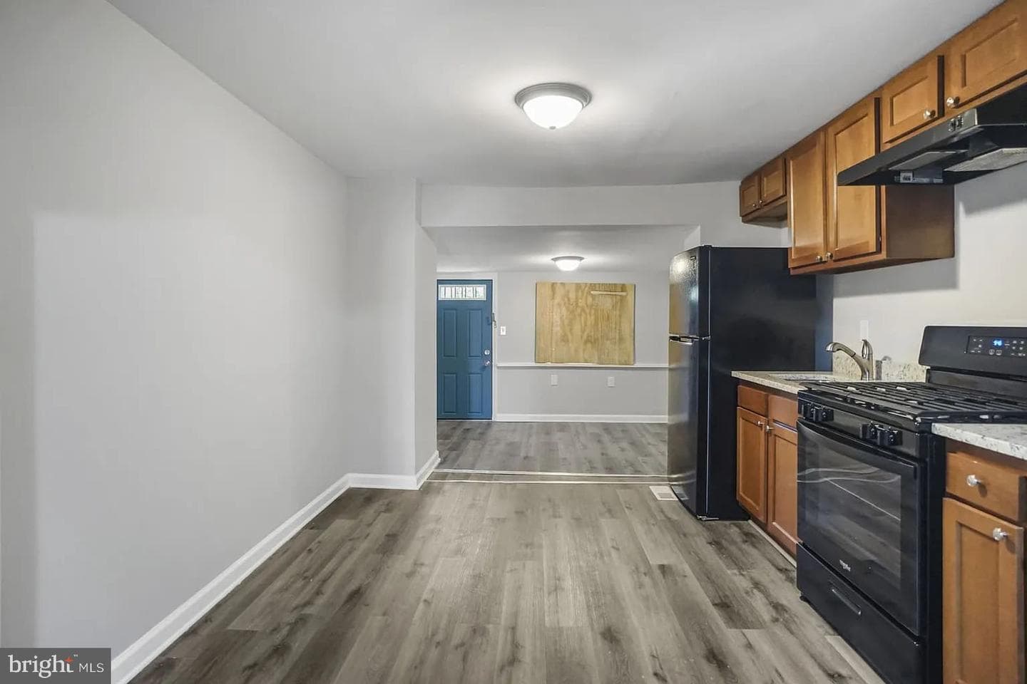 1249 Sargeant Street photo 5