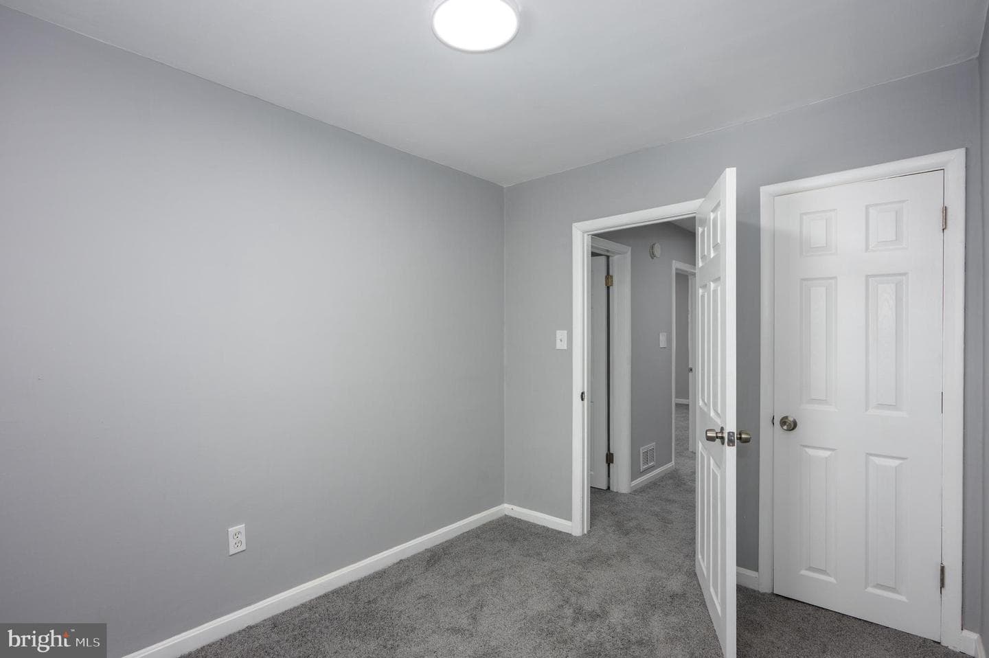810 Reverdy Road photo 13