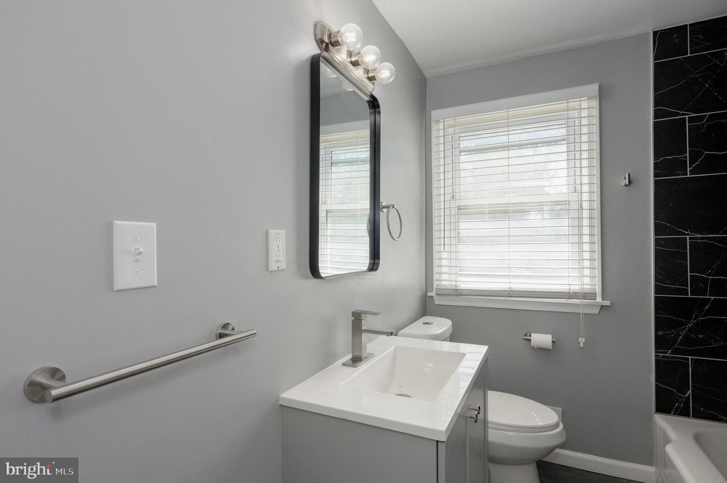 810 Reverdy Road photo 18