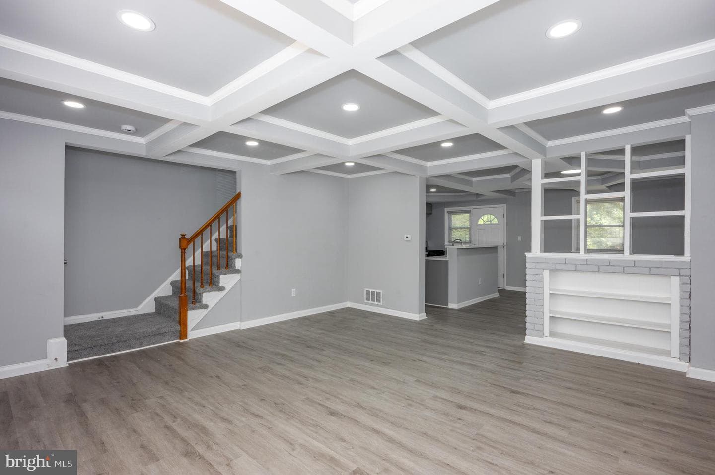 810 Reverdy Road photo 4