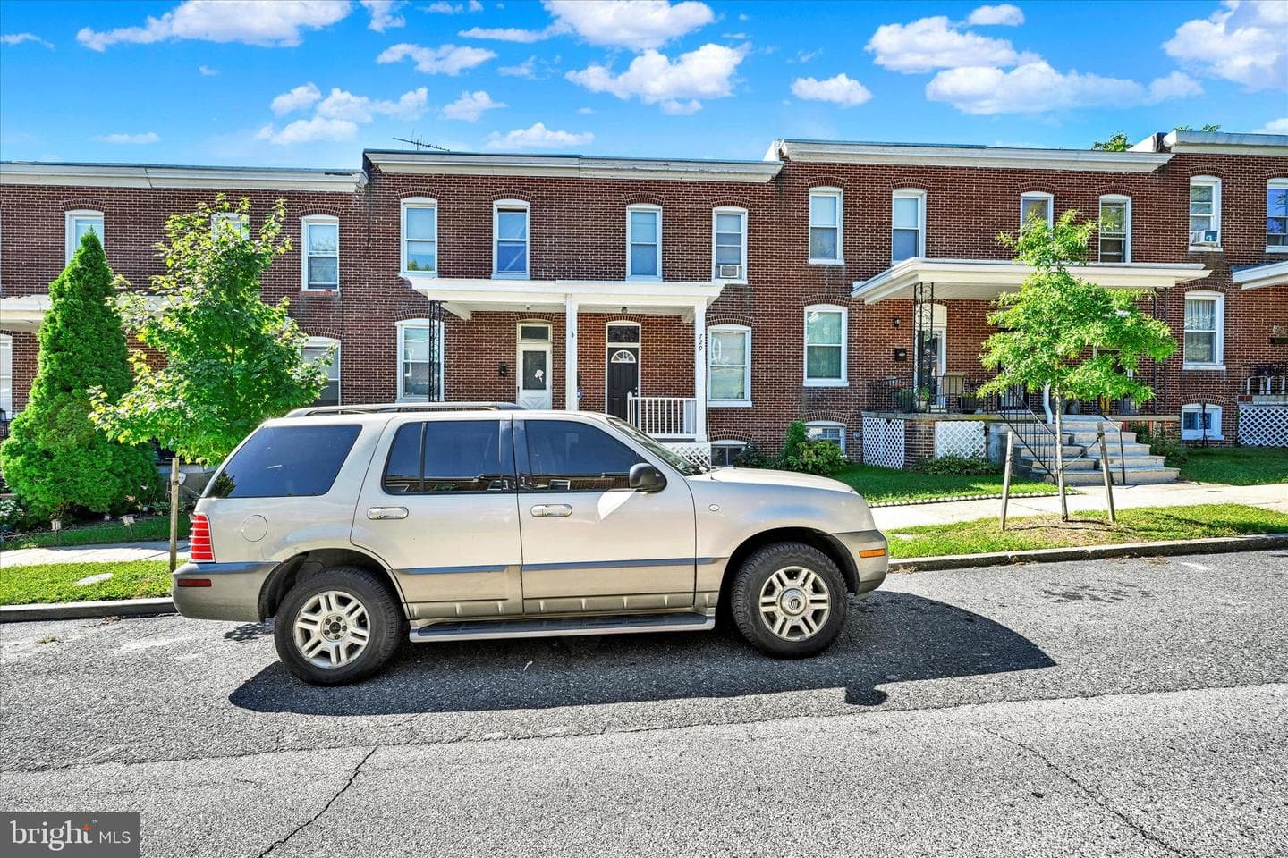 729 E 37th Street photo 4