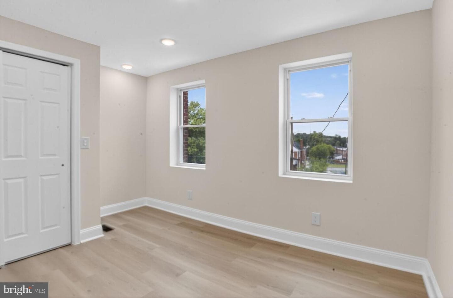 3666 Dudley Avenue photo 12