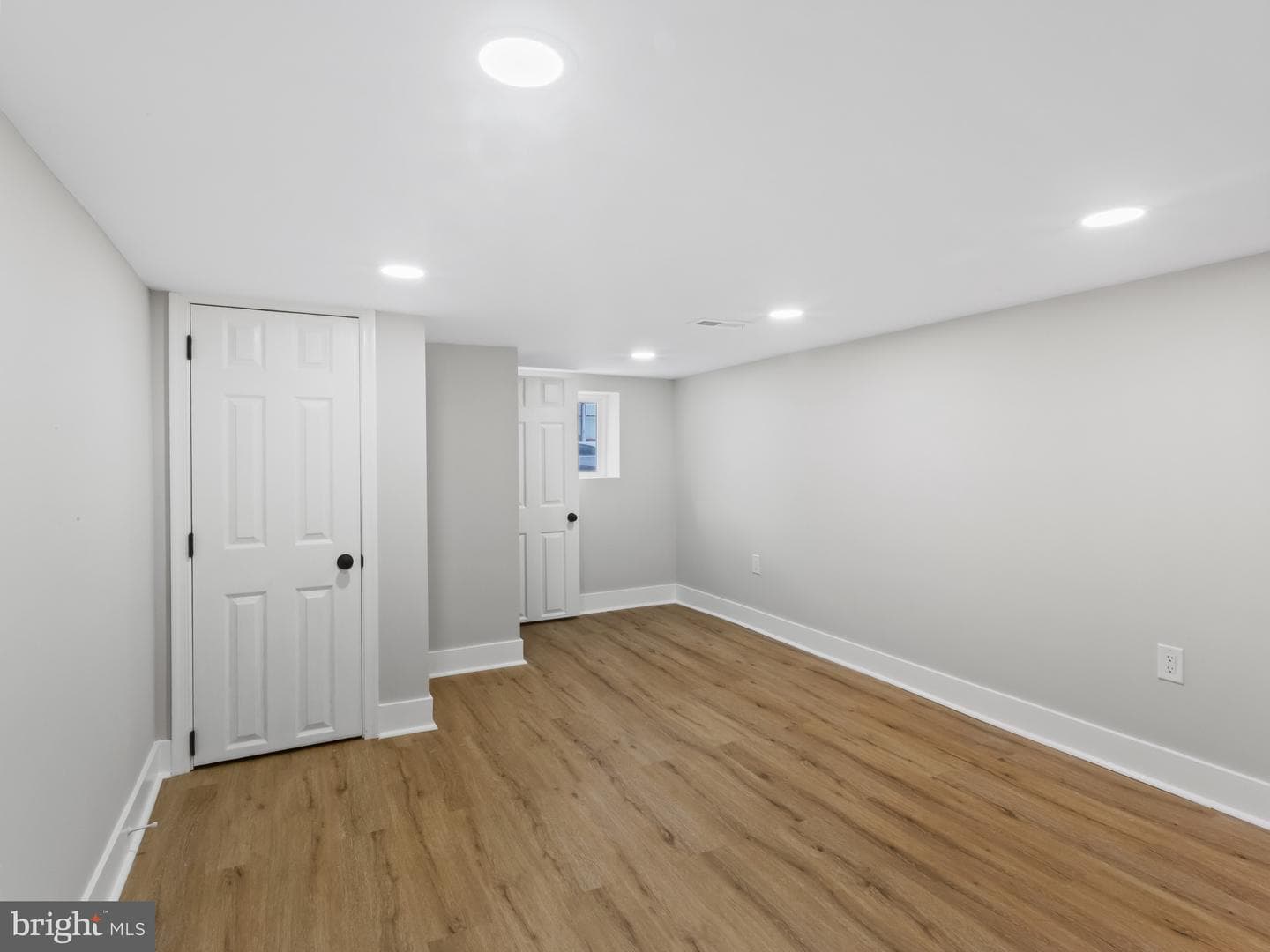 5 N Clinton Street photo 19