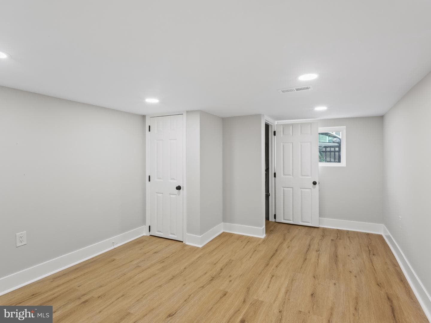 5 N Clinton Street photo 21