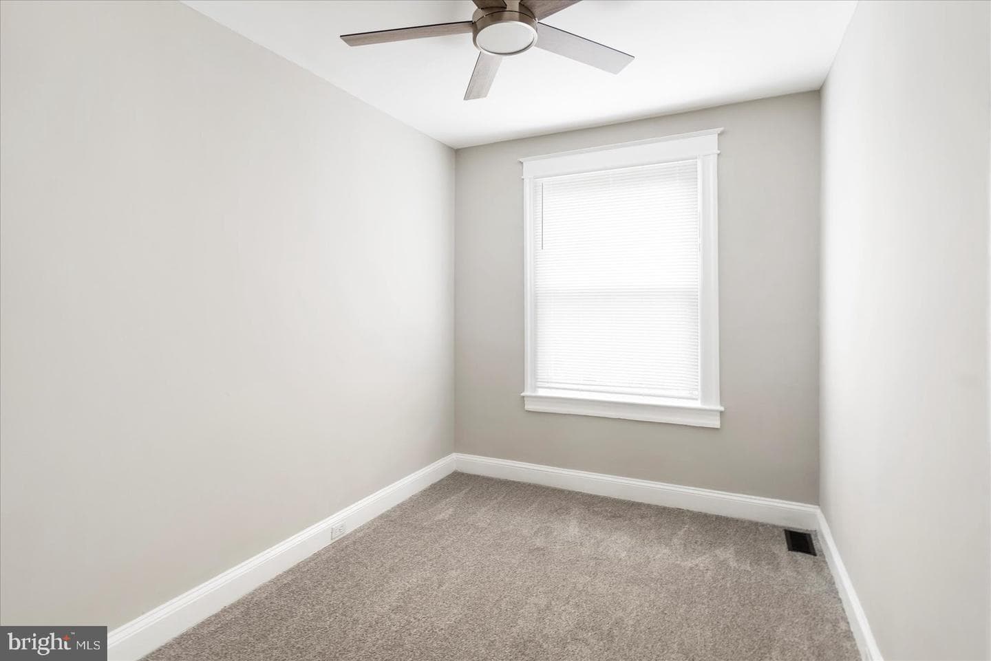 319 Lyndhurst Street photo 30