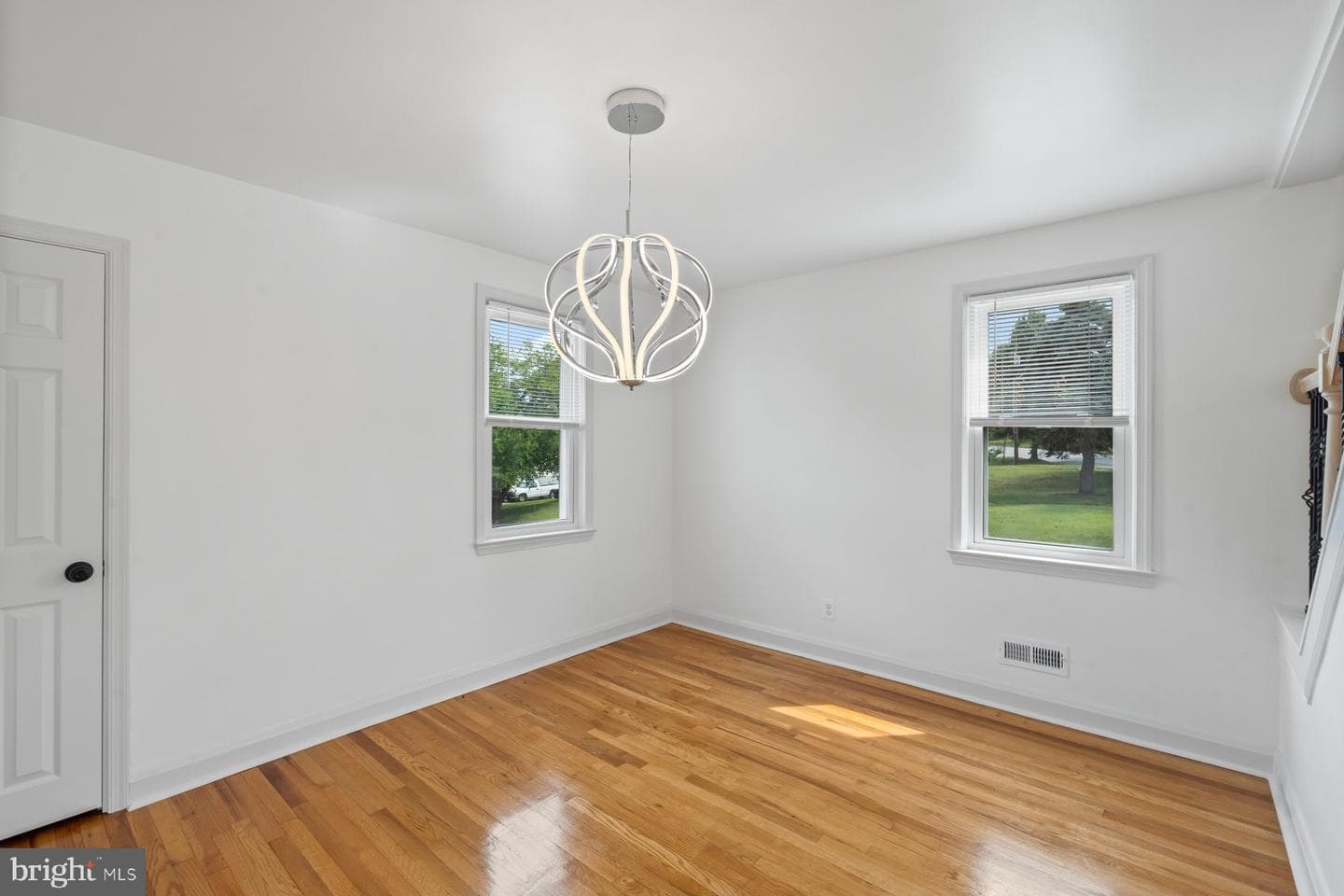 5301 Todd Avenue photo 12
