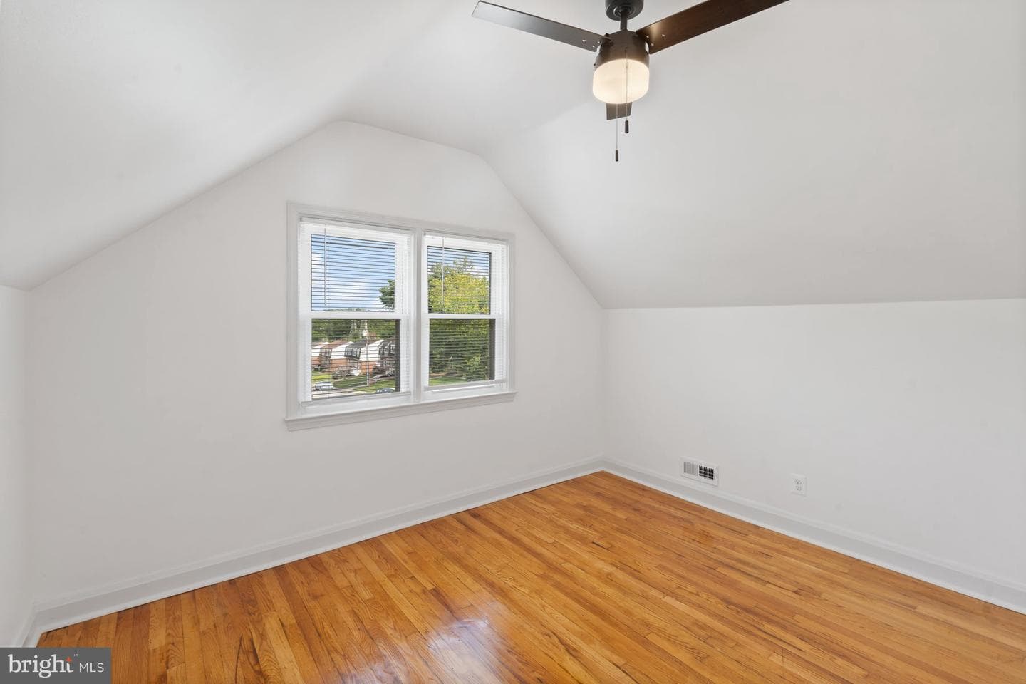 5301 Todd Avenue photo 29