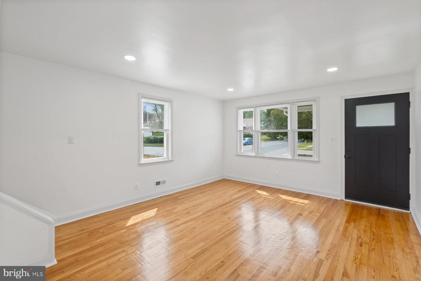 5301 Todd Avenue photo 6