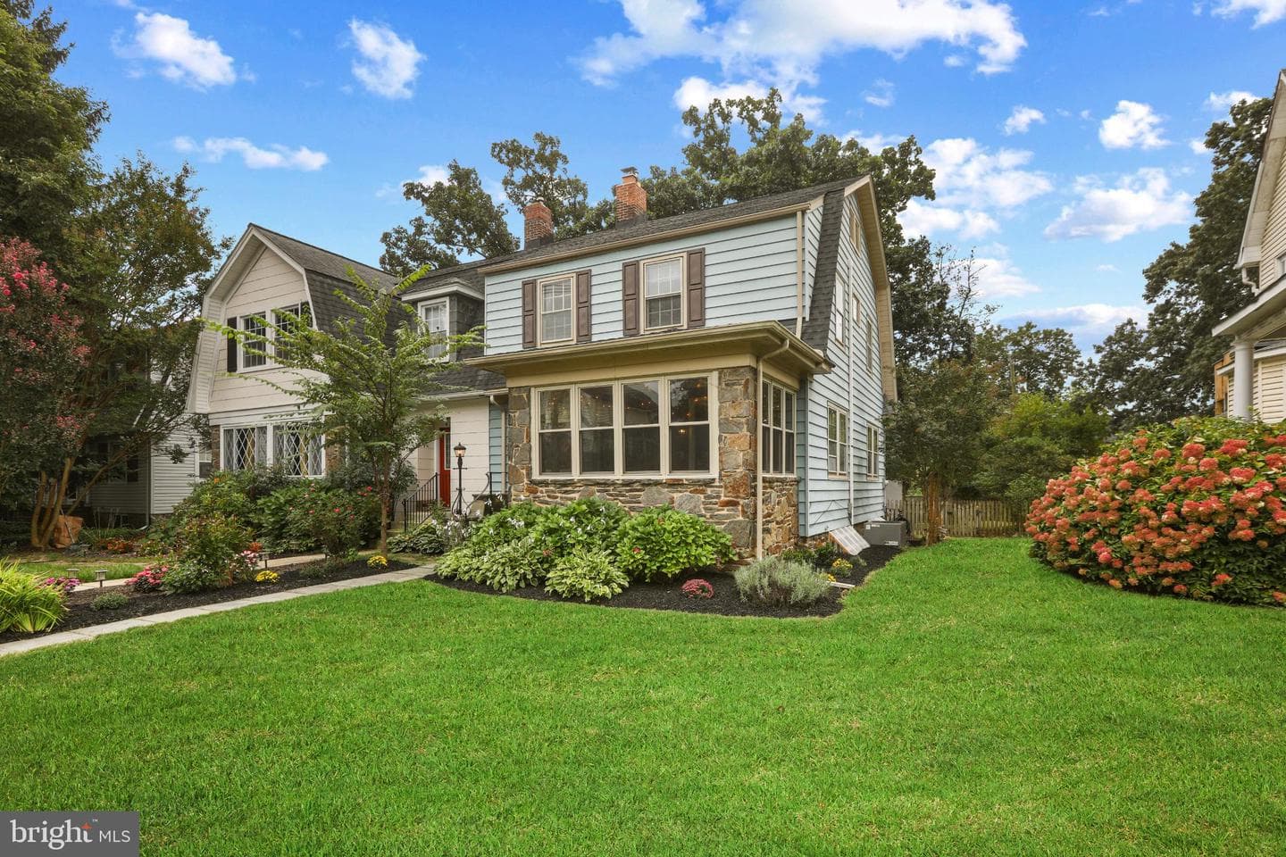 425 E Lake Avenue photo 3