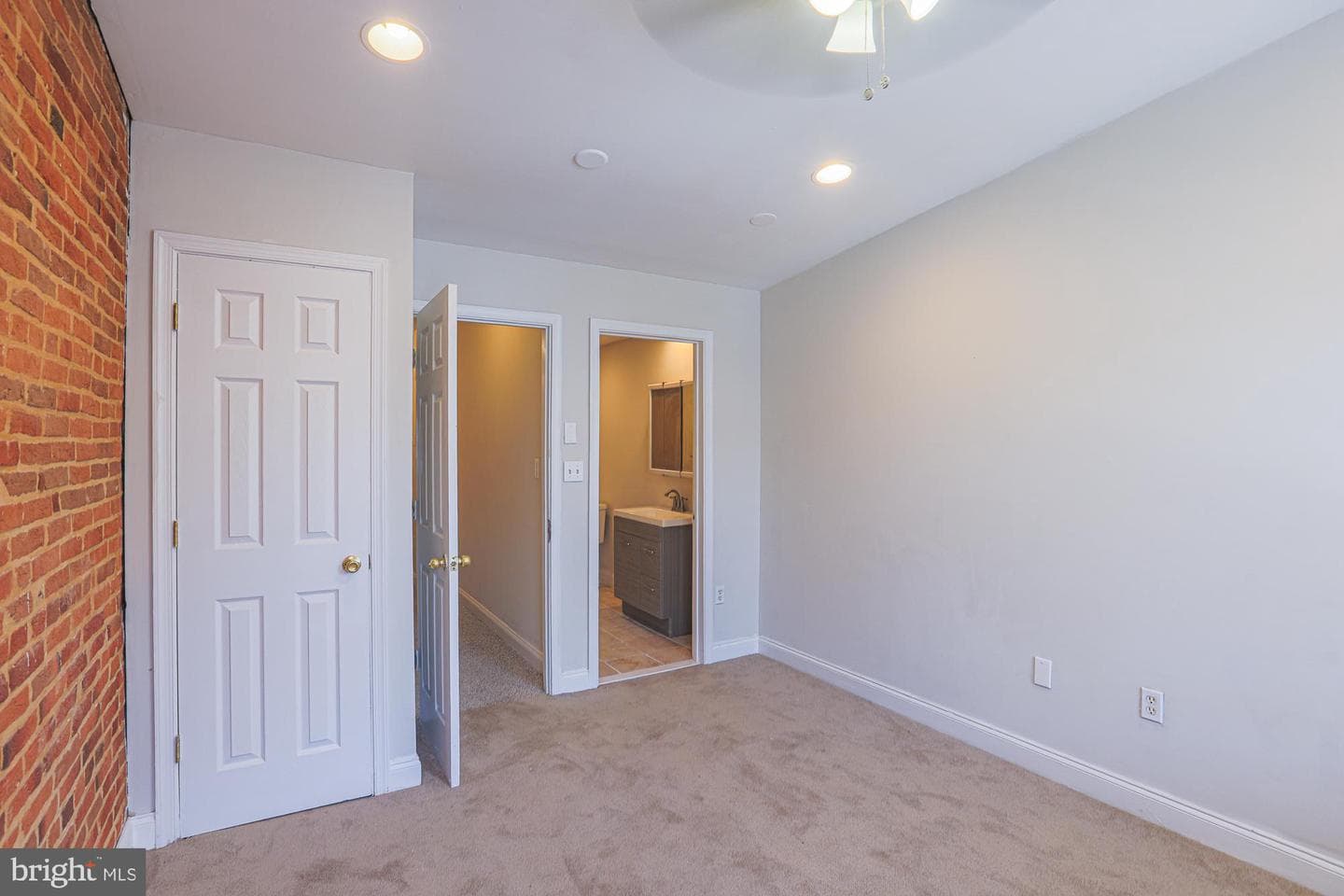 1241 Sargeant Street photo 17