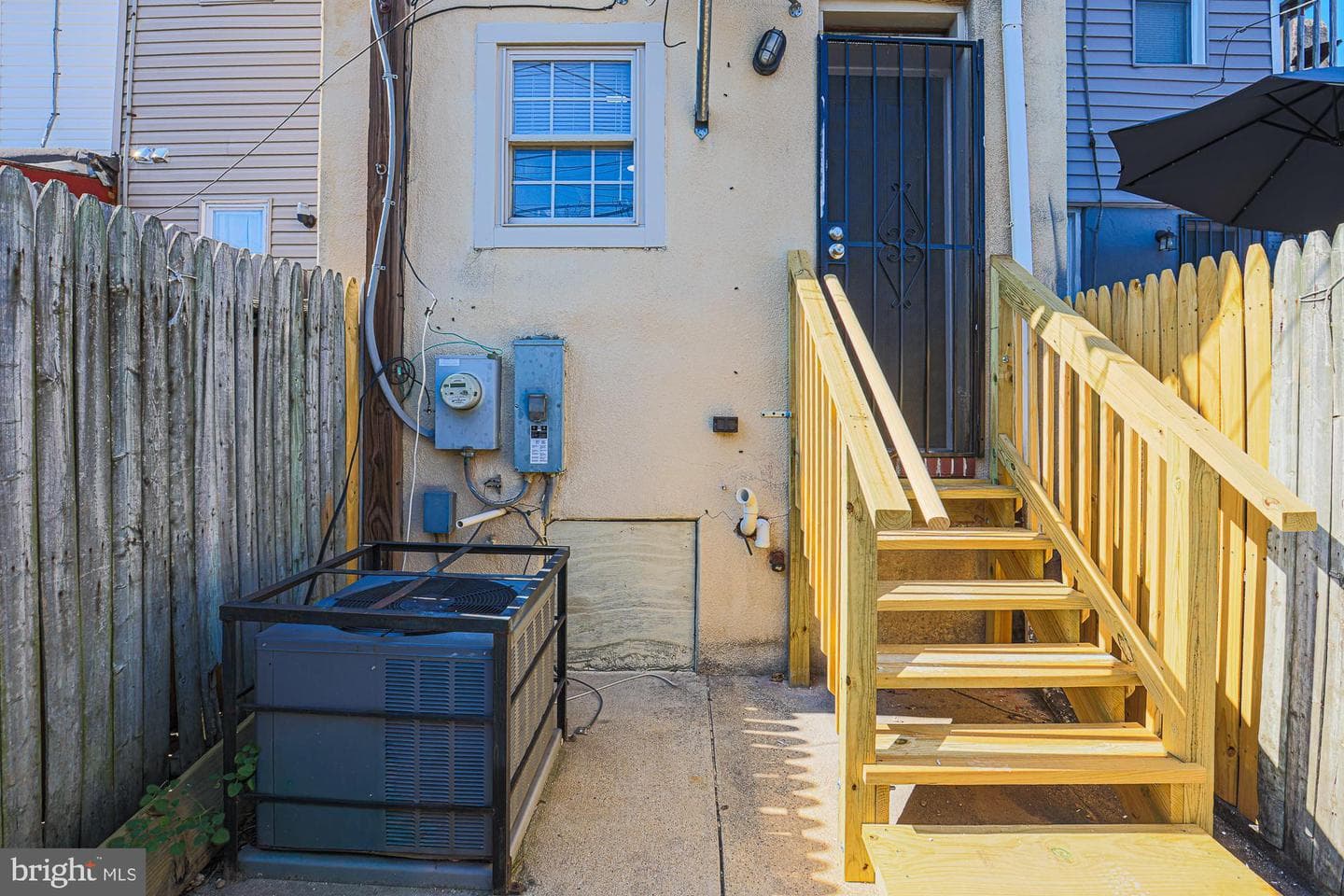 1241 Sargeant Street photo 35