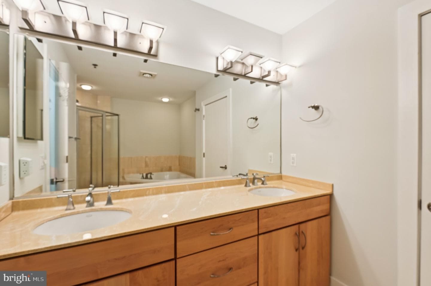 1400 Lancaster Street #902 photo 27