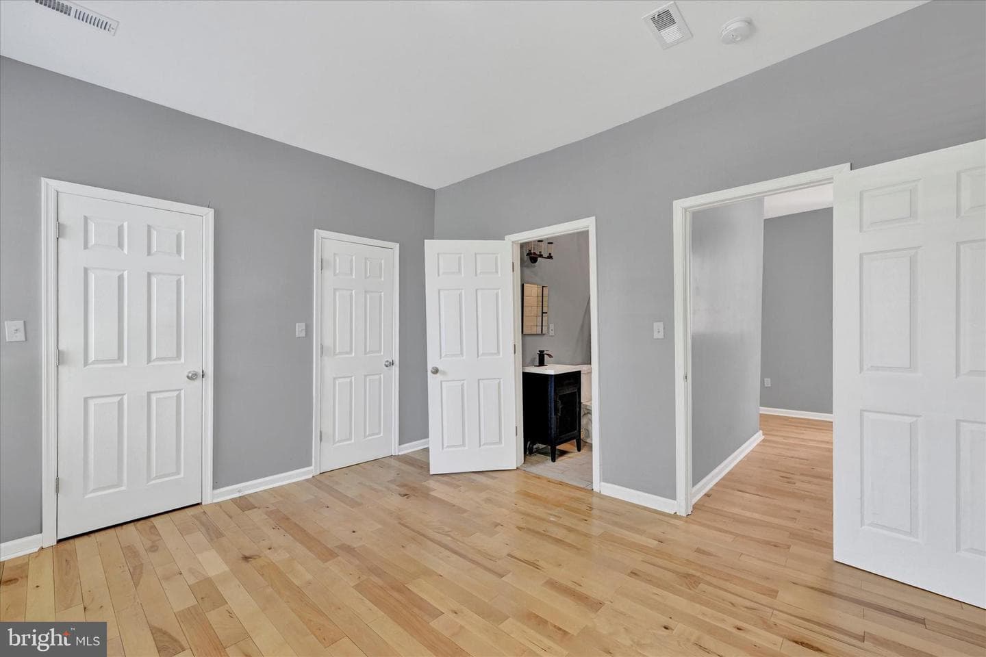 327 E 24th Street photo 23