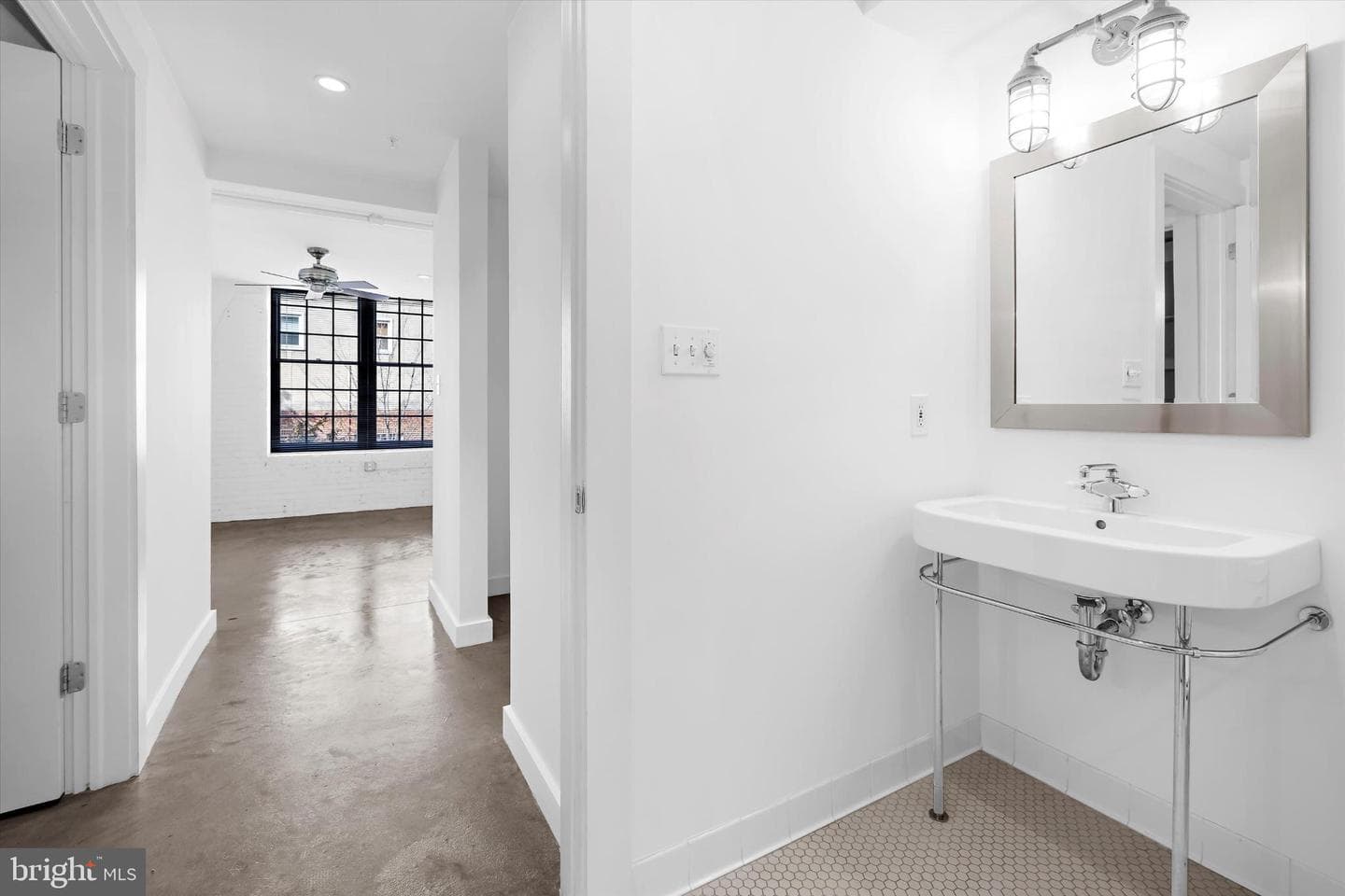 1220 Bank Street #303 photo 25