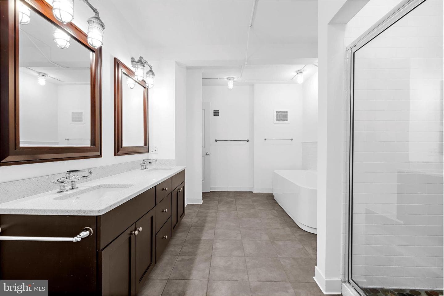 1220 Bank Street #303 photo 40