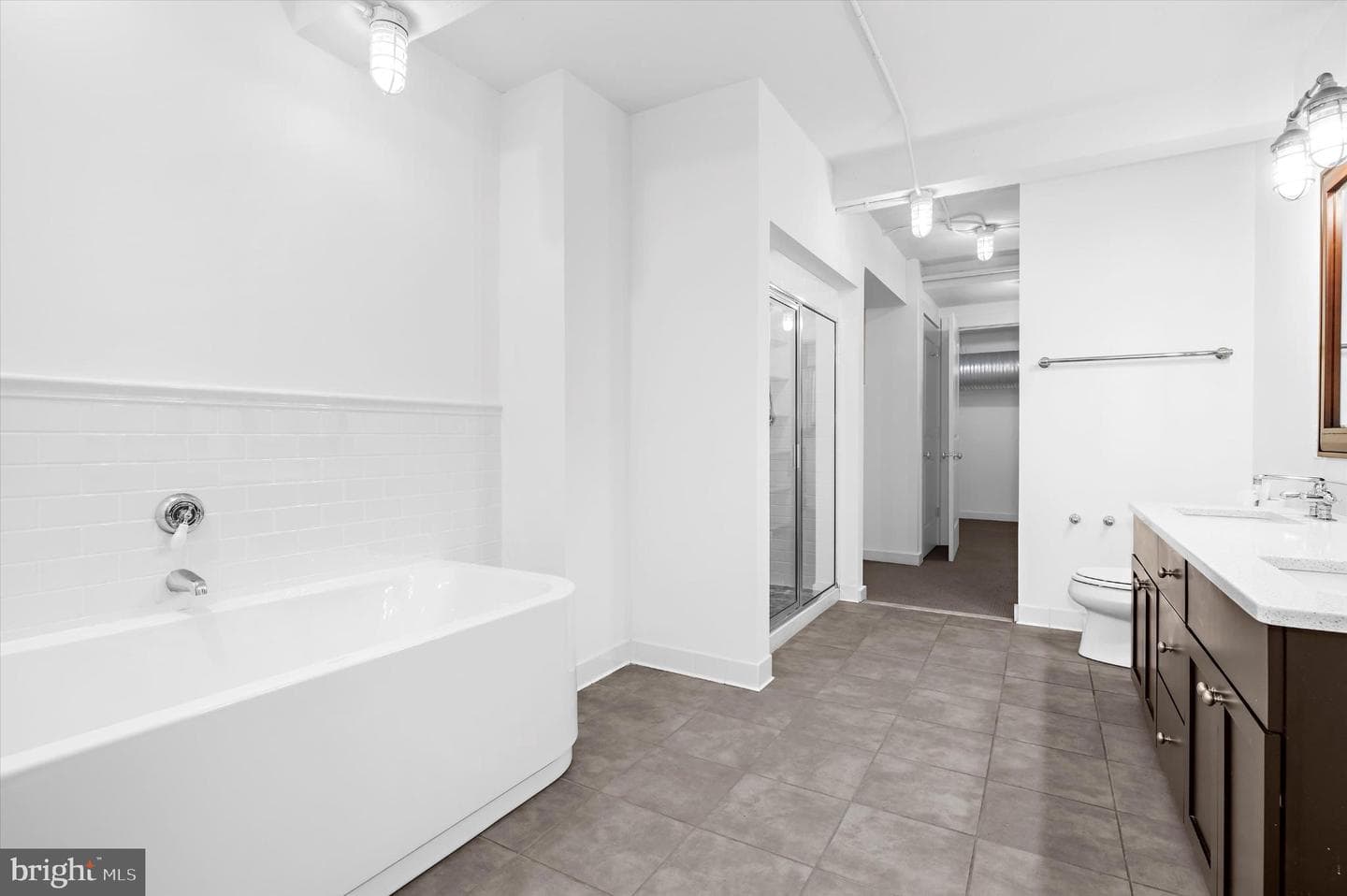 1220 Bank Street #303 photo 43