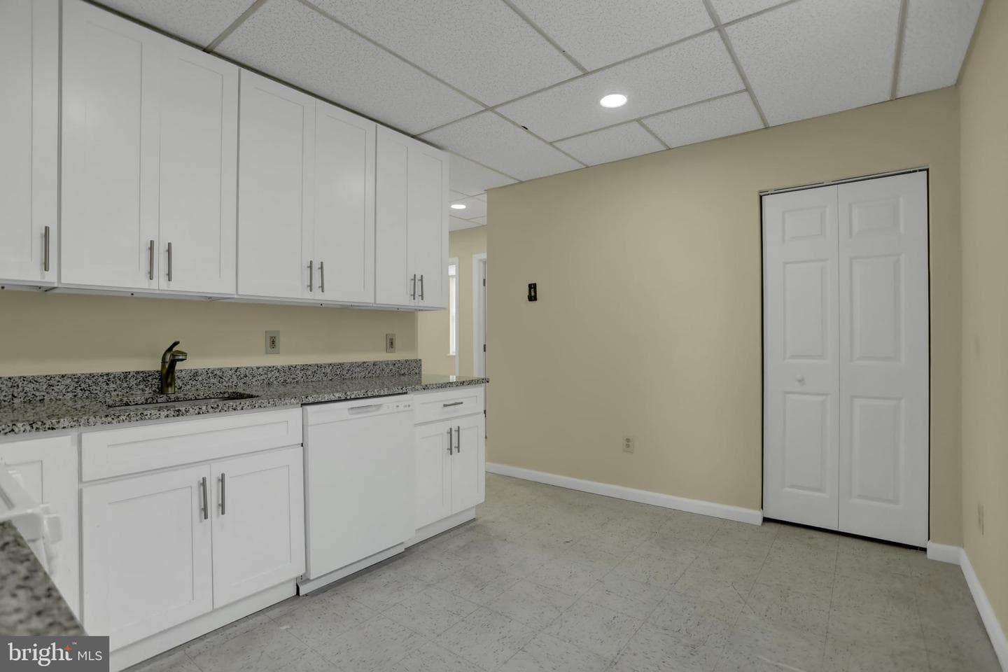 5916 Sefton Avenue photo 36