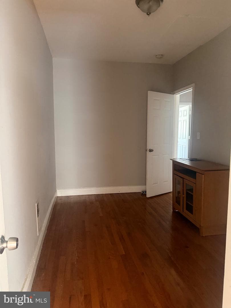 2110 Penrose Avenue photo 8