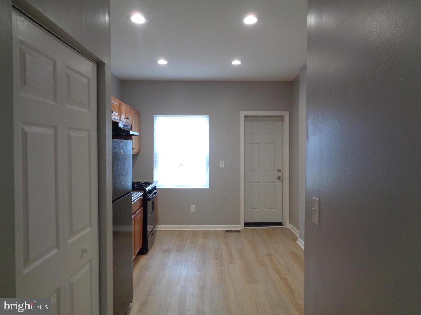 412 N Robinson Street photo 4