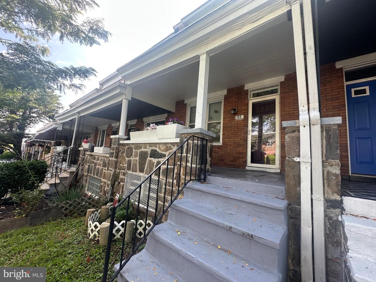 125 N Monastery Avenue photo 2