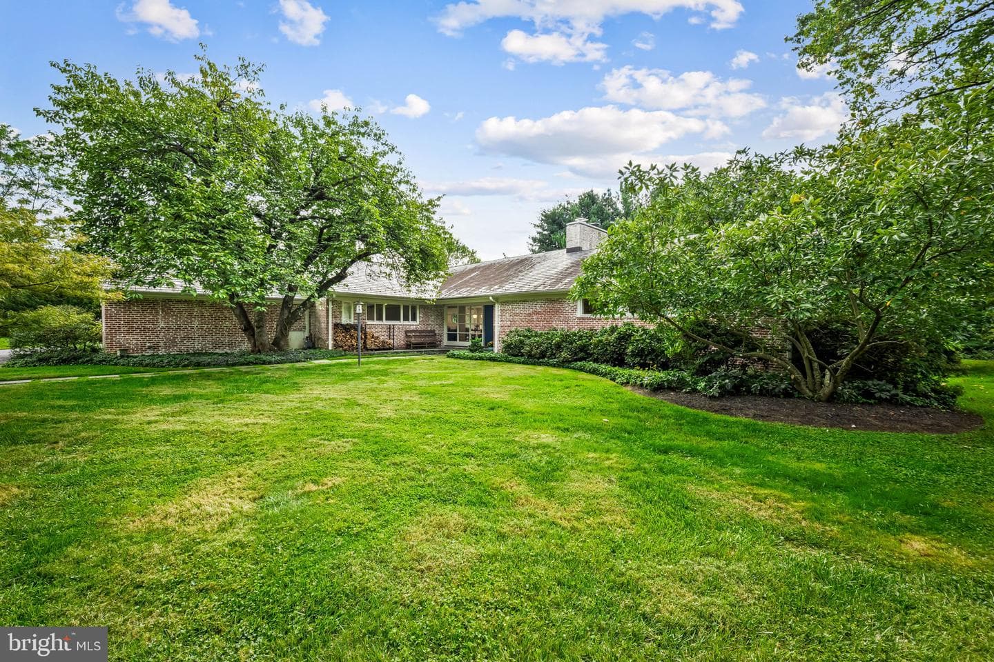98 Cotswold Road photo 4