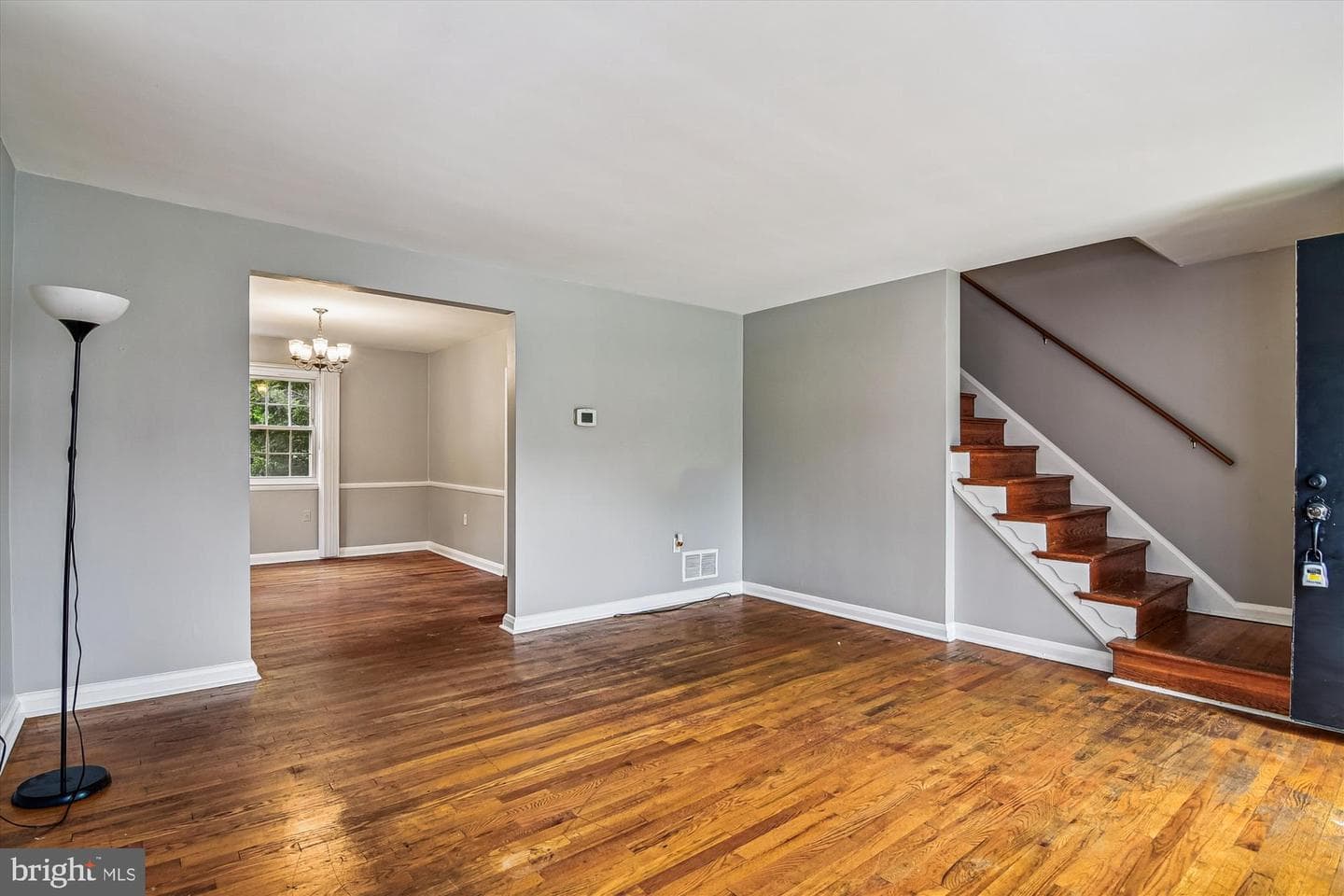 5529 Todd Avenue photo 8