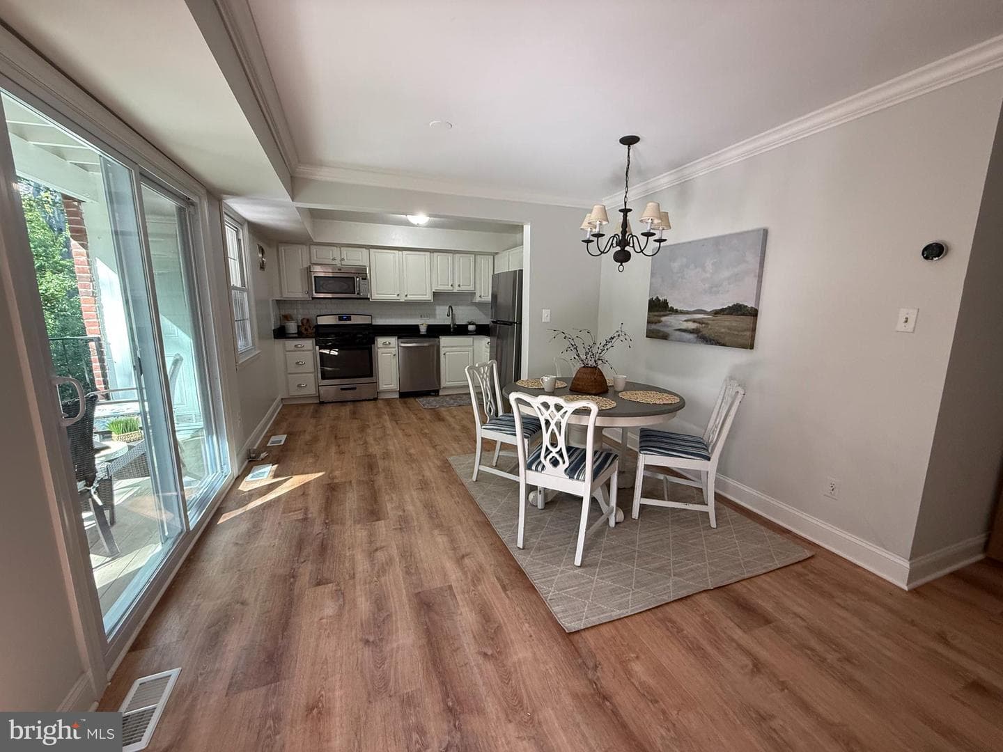 323 Homeland Southway #2b photo 7