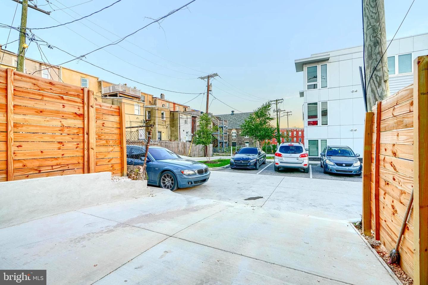 717 E Biddle Street photo 8