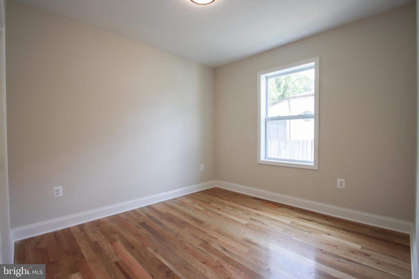 3905 Walnut Avenue photo 10
