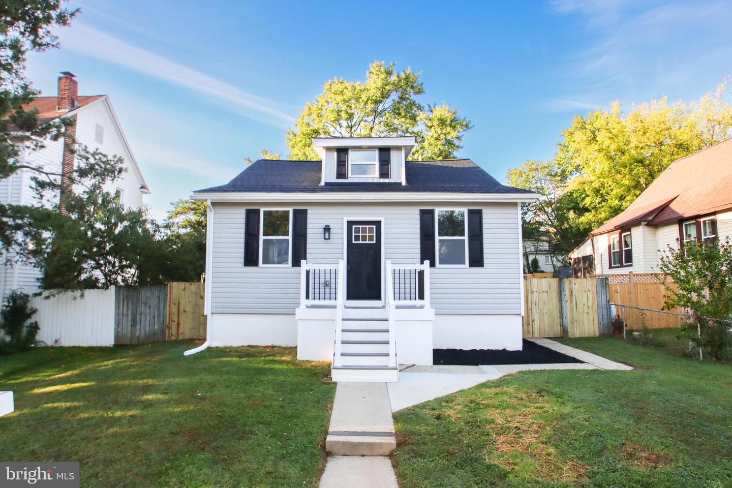 3905 Walnut Avenue photo 2