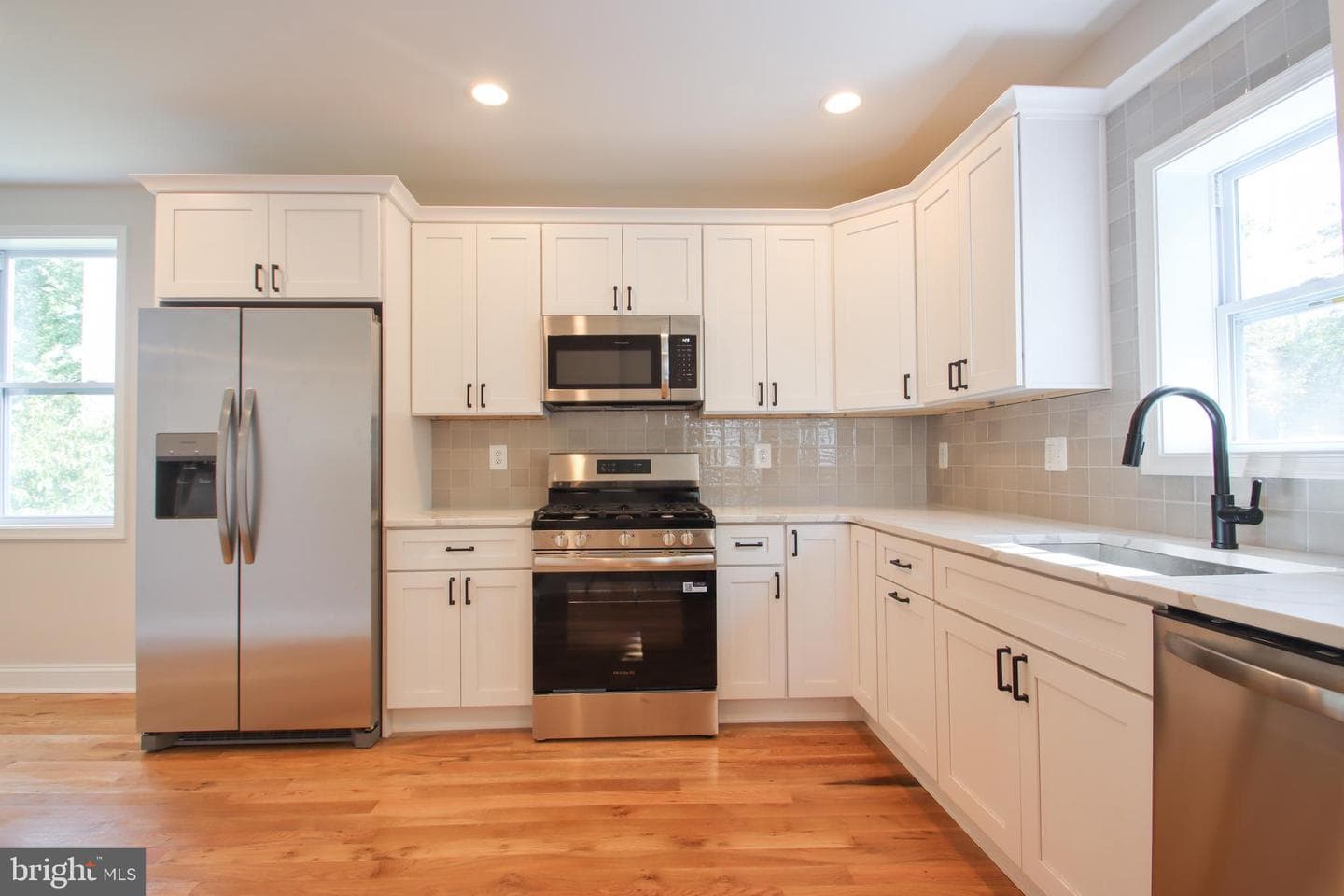 3905 Walnut Avenue photo 5