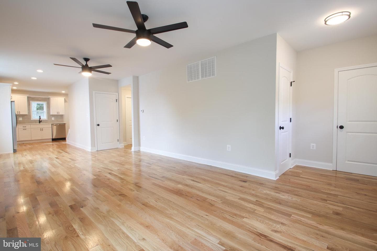 3905 Walnut Avenue photo 8