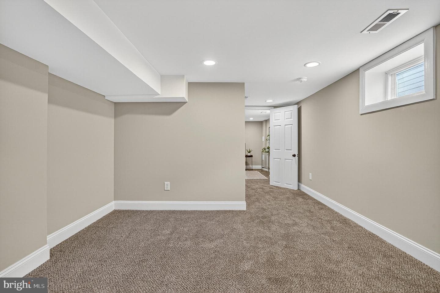 4102 Hillcrest Avenue photo 23