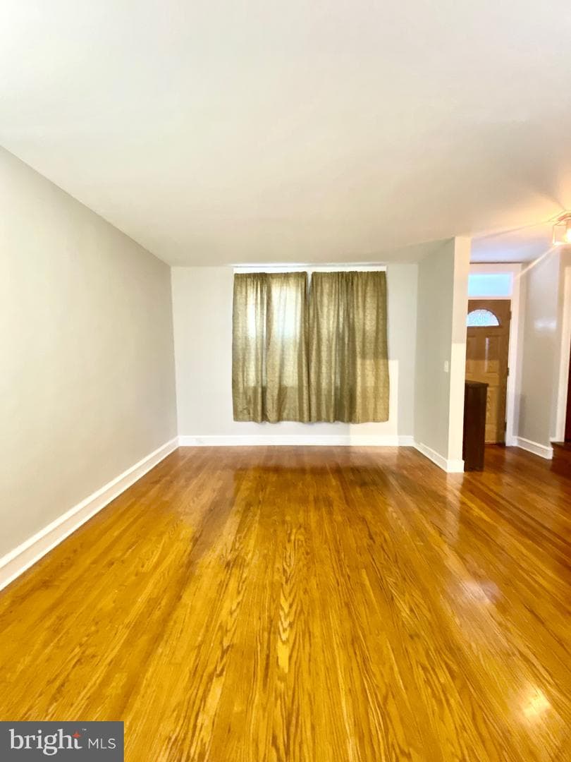 3438 Juneway photo 3