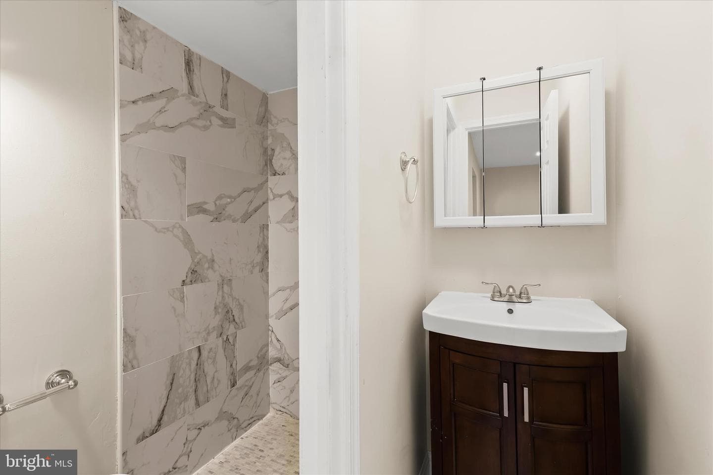 352 Homeland Southway photo 27