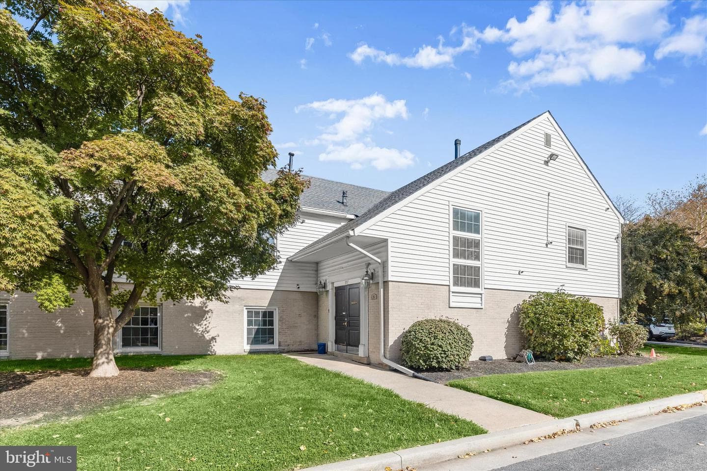 352 Homeland Southway photo 43