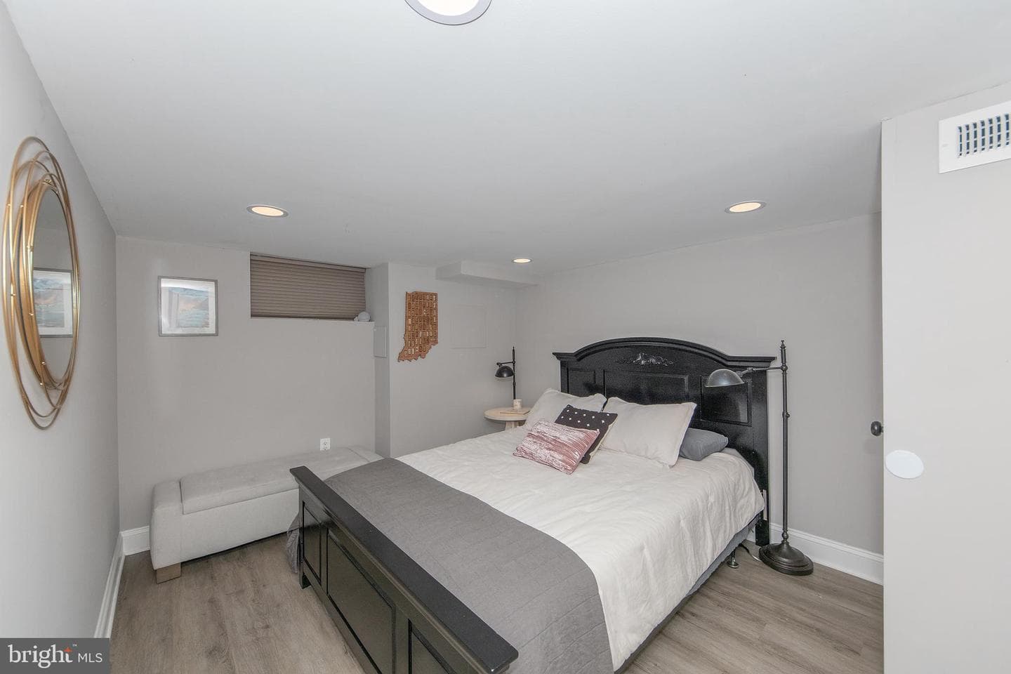 534 S Decker Avenue photo 30