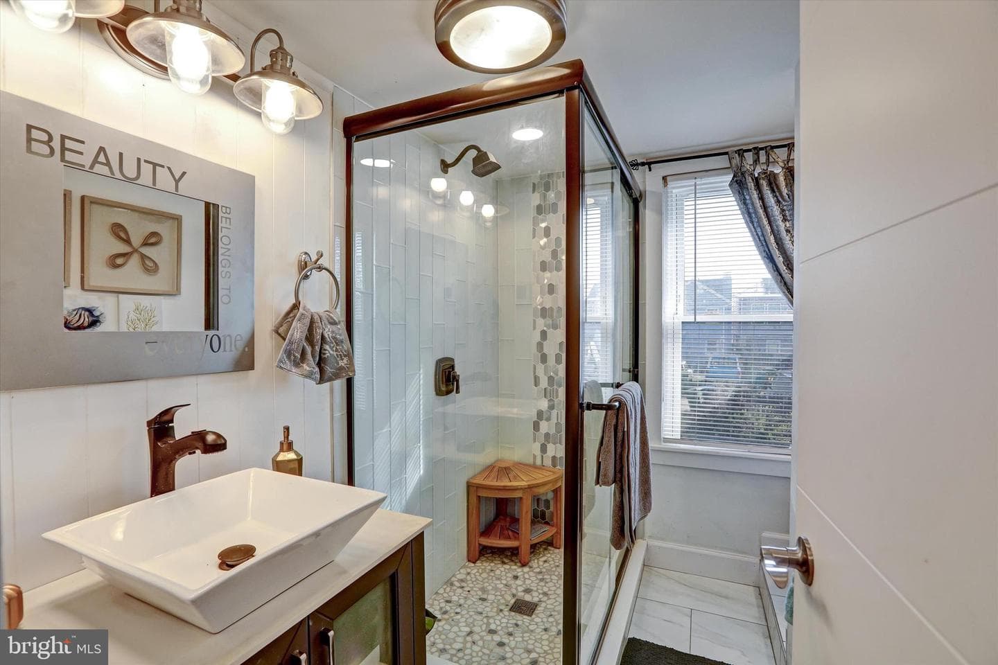 3355 Falls Road photo 13