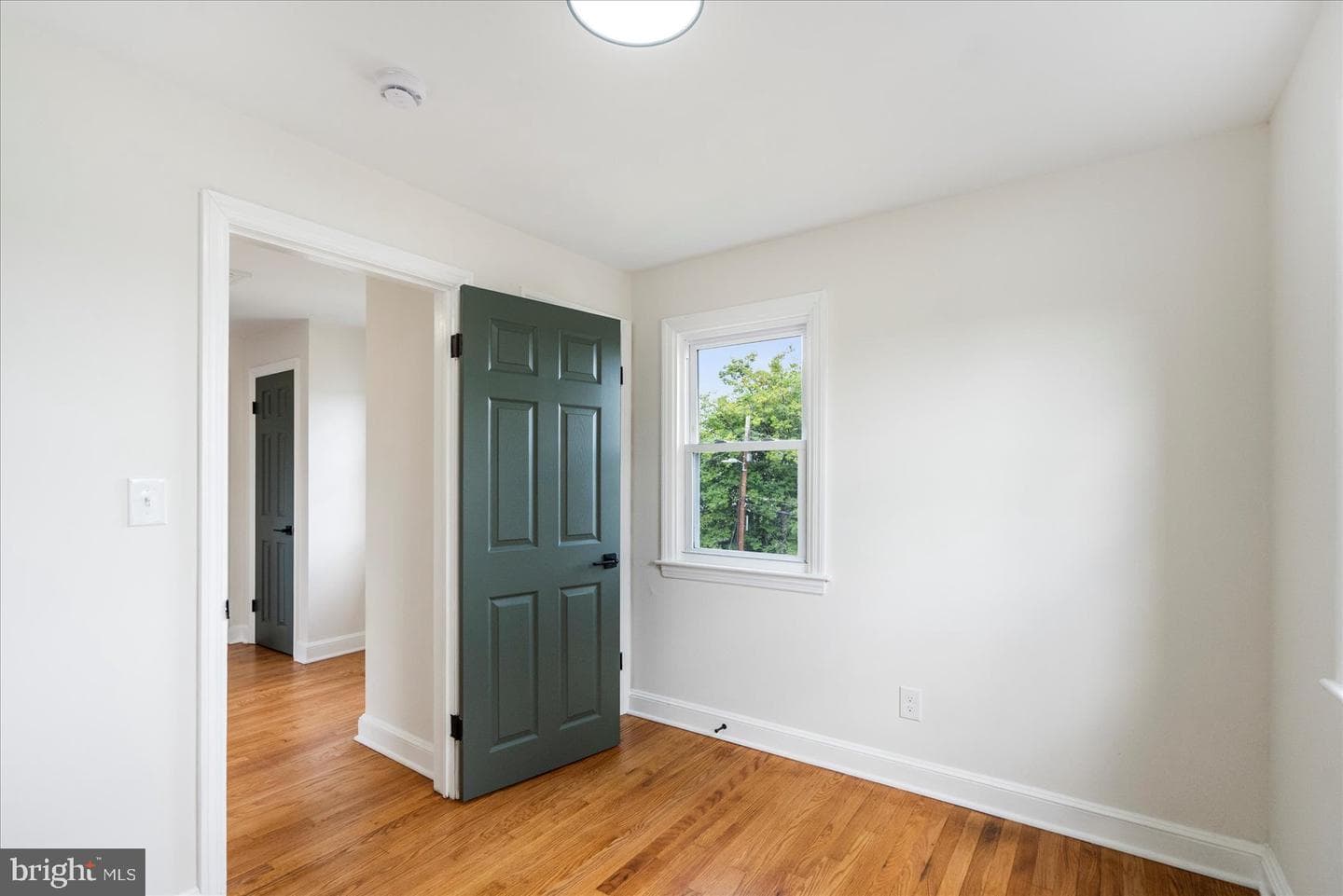 1202 E 35th Street photo 18