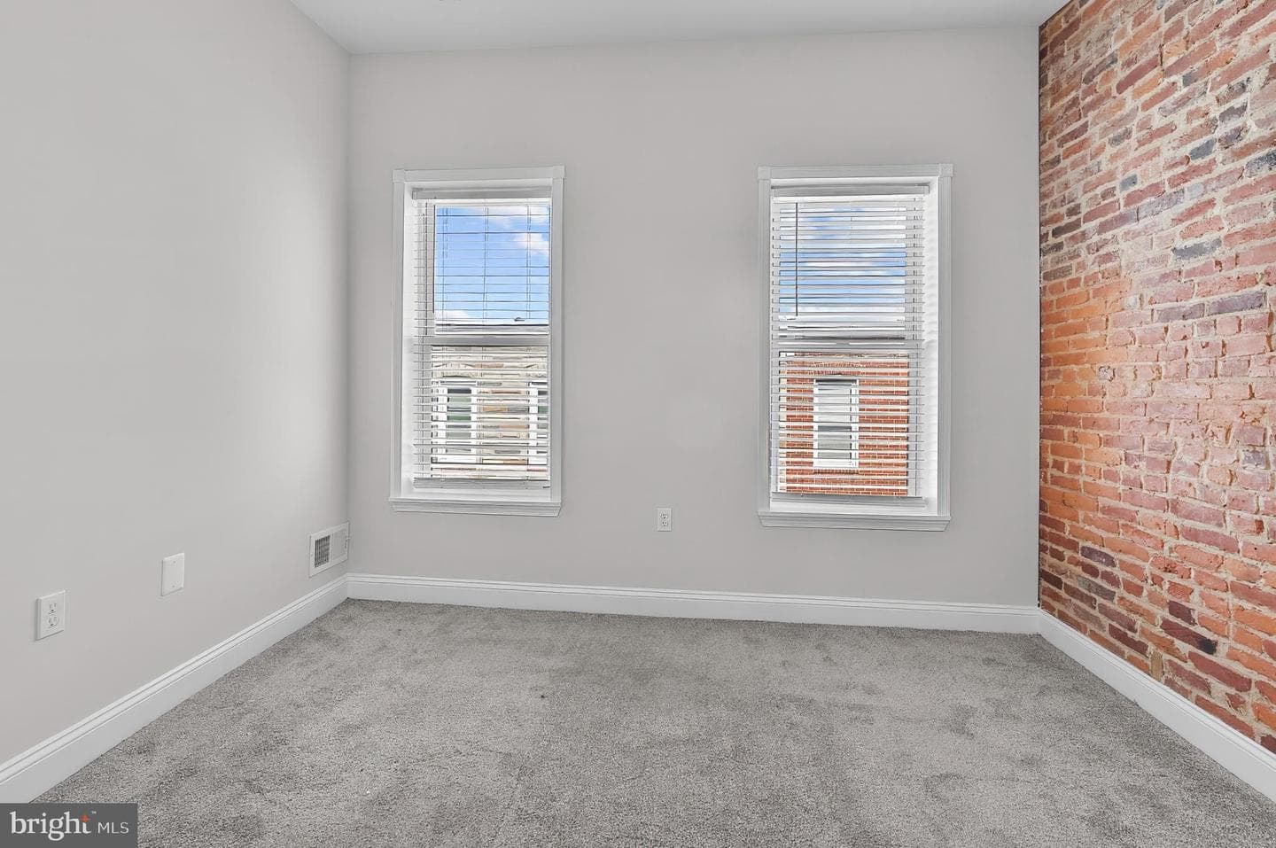 132 N Glover Street photo 18