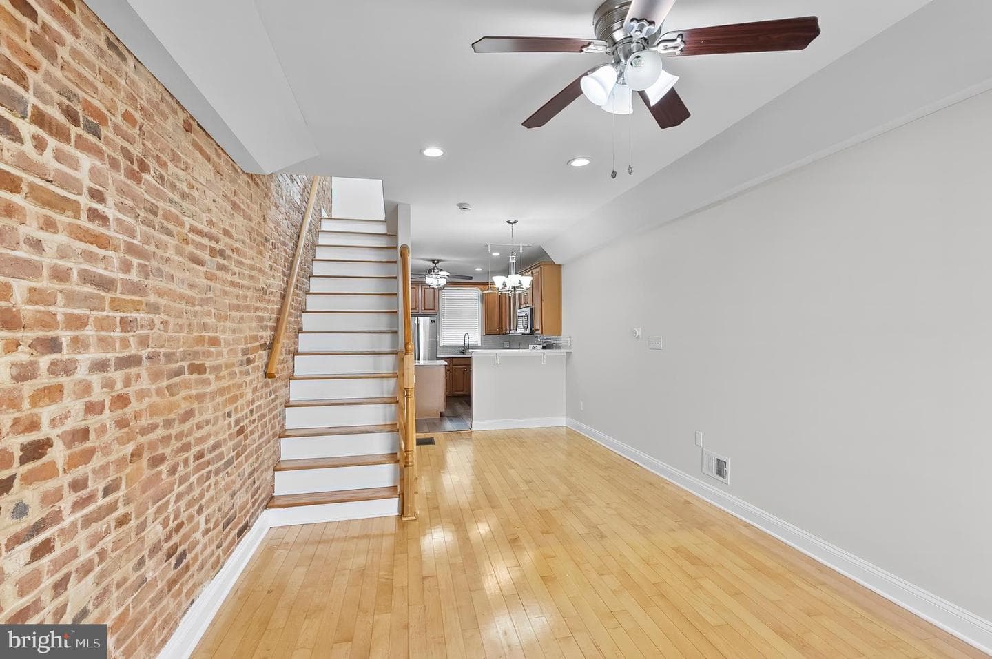 132 N Glover Street photo 25