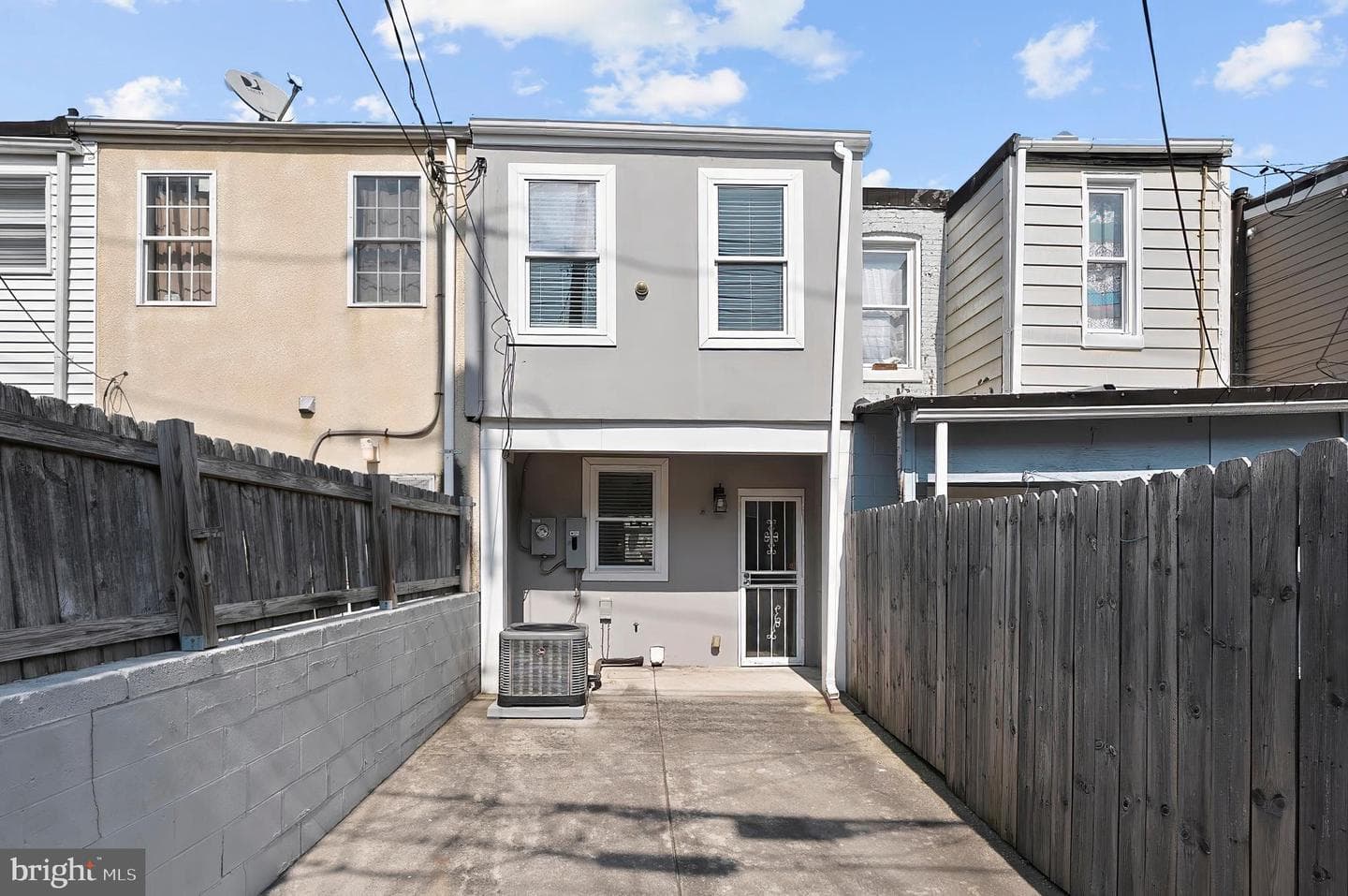 132 N Glover Street photo 32