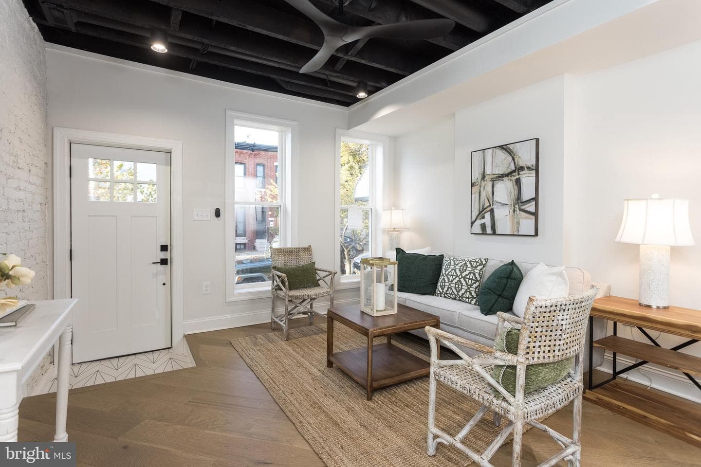 509 W 27th Street photo 6