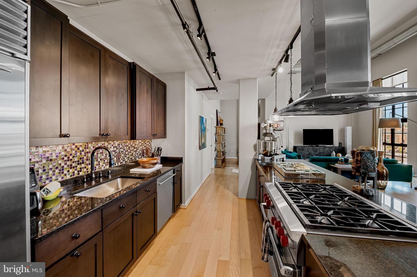 1220 Bank Street #407 photo 17