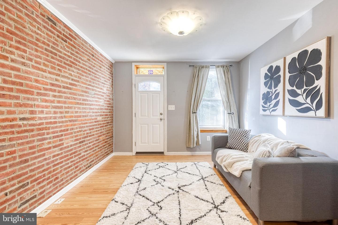 46 E Fort Avenue photo 4
